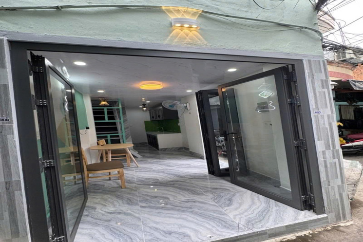 HOT HOT HOT ! BÁN GẤP NHÀ 12M² TẠI LÊ THỊ BẠCH CÁT, Q.11 TP HCM - GIÁ ĐẬP TAN THỊ TRƯỜNG: 2.4 TỶ !