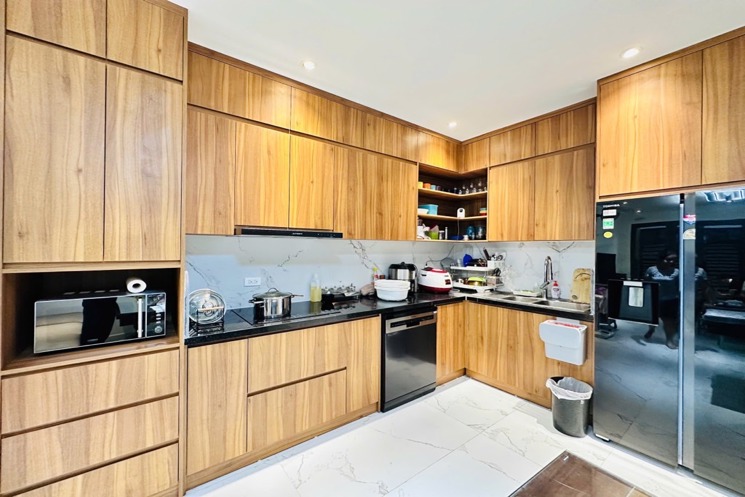 THÁI HÀ – NGÕ BA GÁC – 10M RA Ô TÔ TRÁNH – 68M – 18,3 TỶ - FULL NỘI THẤT – Ô CHỜ THANG MÁY