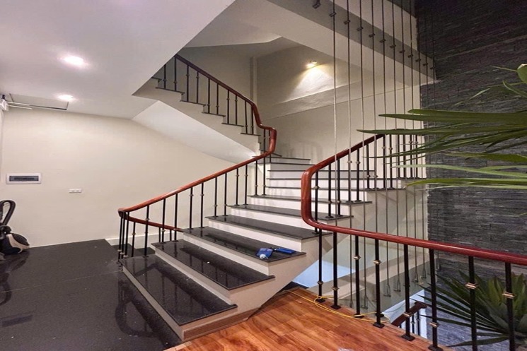 THÁI HÀ – NGÕ BA GÁC – 10M RA Ô TÔ TRÁNH – 68M – 18,3 TỶ - FULL NỘI THẤT – Ô CHỜ THANG MÁY