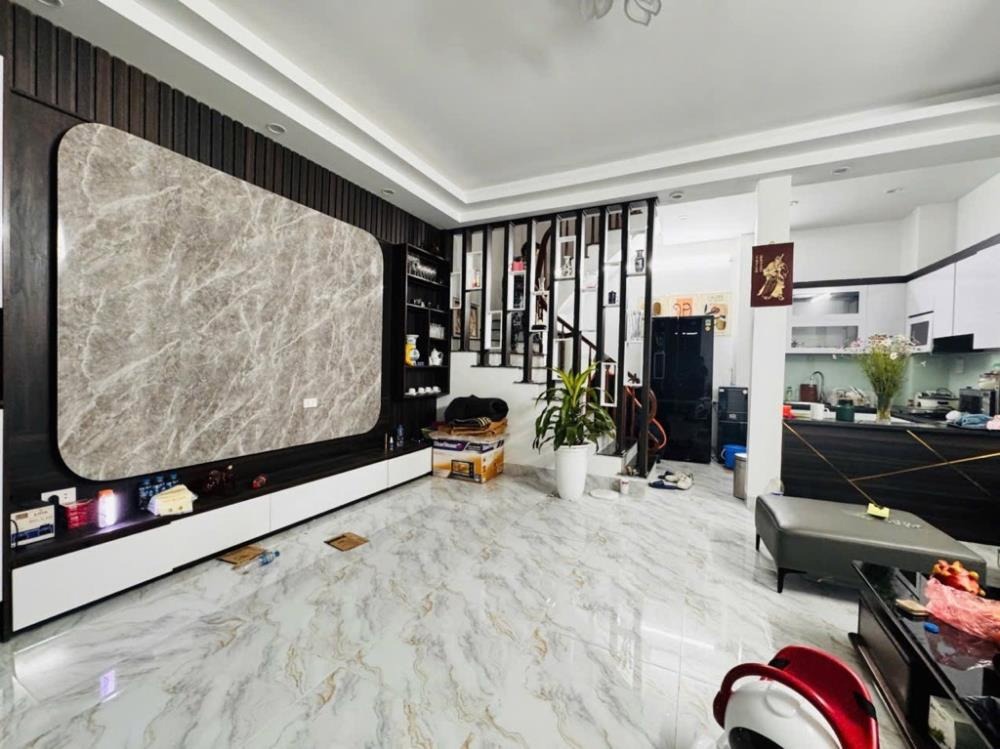 Nhà 5 Tầng Kim Mã, Ba Đình - 8.95 Tỷ - Vị Trí Đẹp, Thông Thoáng
