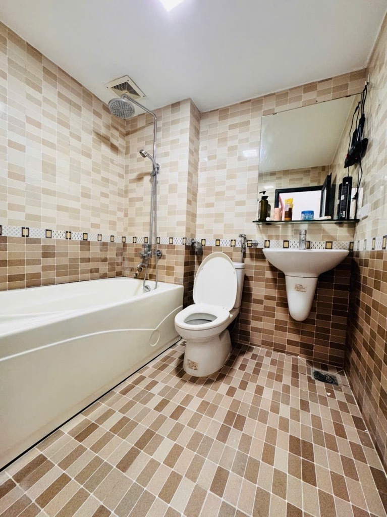 Nhà 5 Tầng Kim Mã, Ba Đình - 8.95 Tỷ - Vị Trí Đẹp, Thông Thoáng