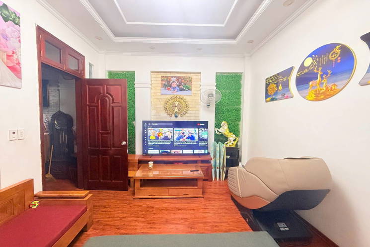 Bán nhà Yên Bình 38m4 tầng, Ô tô qua nhà, ngõ thông vừa ở vừa kinh doanh 5.3 tỷ