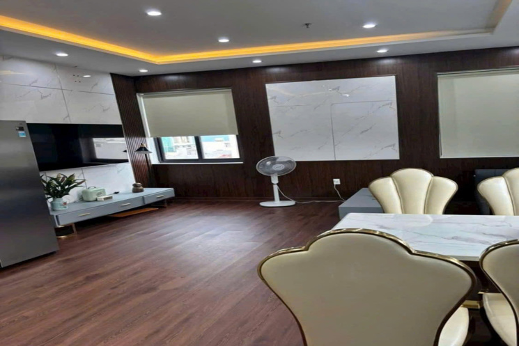 + Biển Mỹ Khê, nhà 5,5 tầng An trung đông 7, hiện đang có 11 phòng cho thuê thu nhập hơn 60tr/tháng