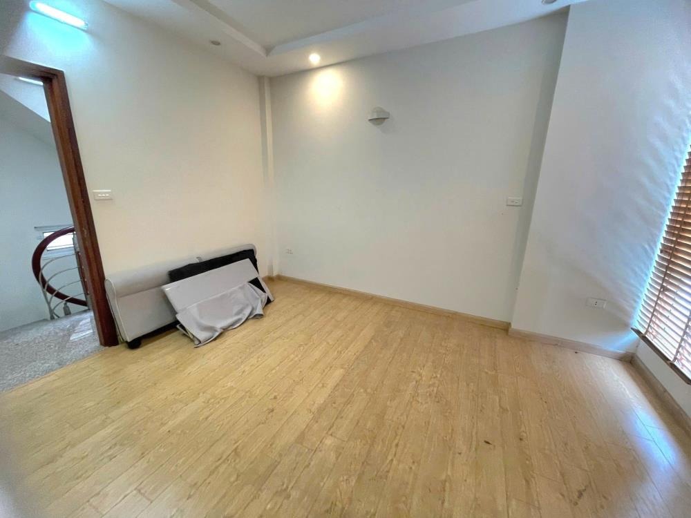 Bán nhà Yên Hòa 30m² - 5 Tầng, Mặt Tiền 5.1m - Giá 7.8 Tỷ