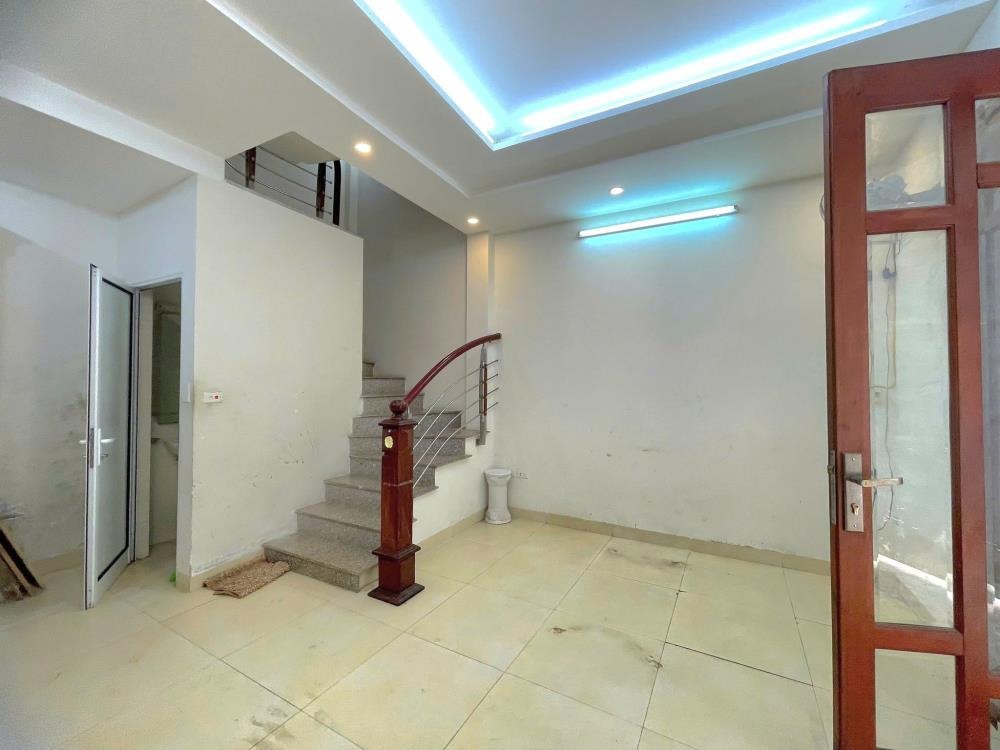 Bán nhà Yên Hòa 30m² - 5 Tầng, Mặt Tiền 5.1m - Giá 7.8 Tỷ