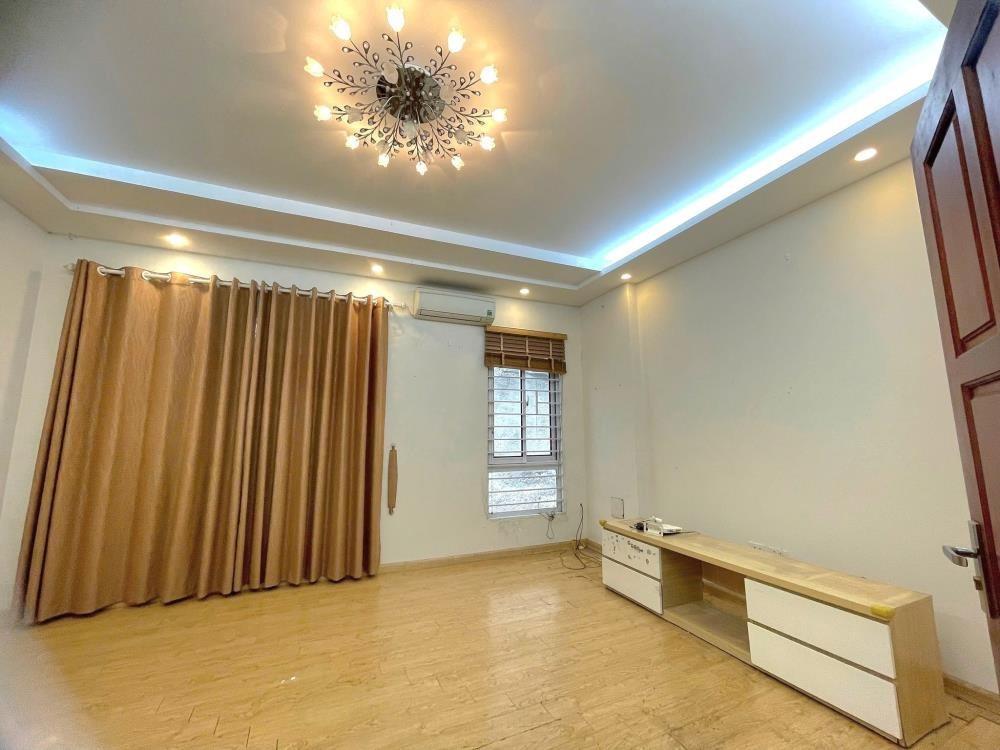 Bán nhà Yên Hòa 30m² - 5 Tầng, Mặt Tiền 5.1m - Giá 7.8 Tỷ