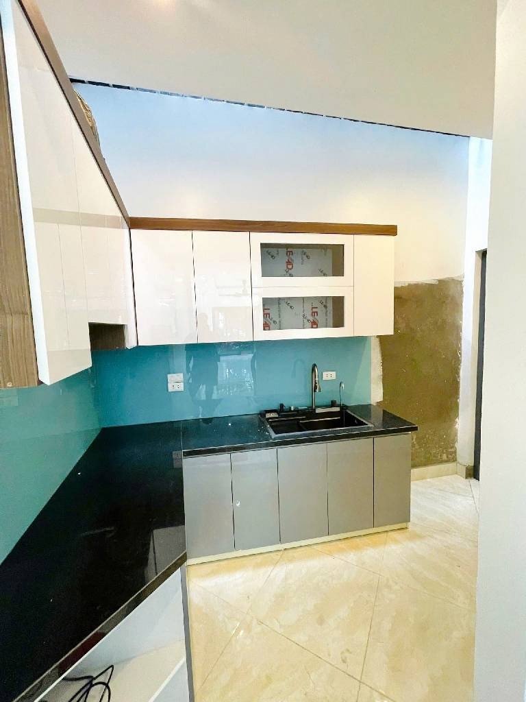 Bán nhà Dương Văn Bé 52m² 6 Tầng, Thang Máy, Ô Tô Dừng Đỗ