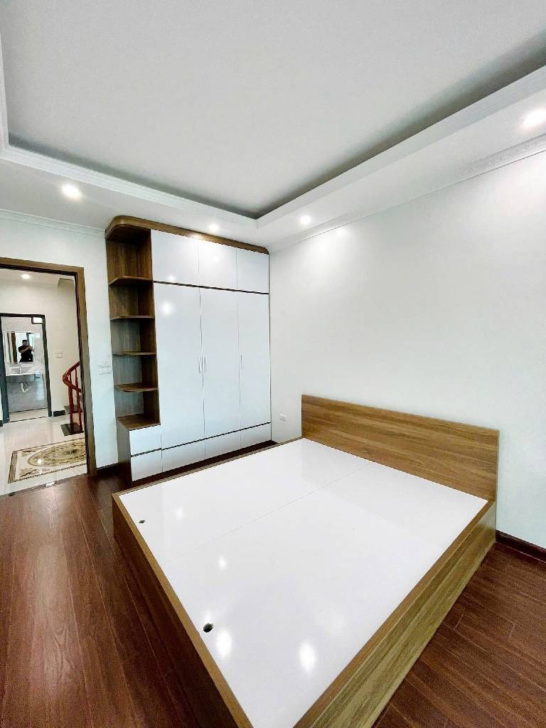 Bán nhà Dương Văn Bé 52m² 6 Tầng, Thang Máy, Ô Tô Dừng Đỗ