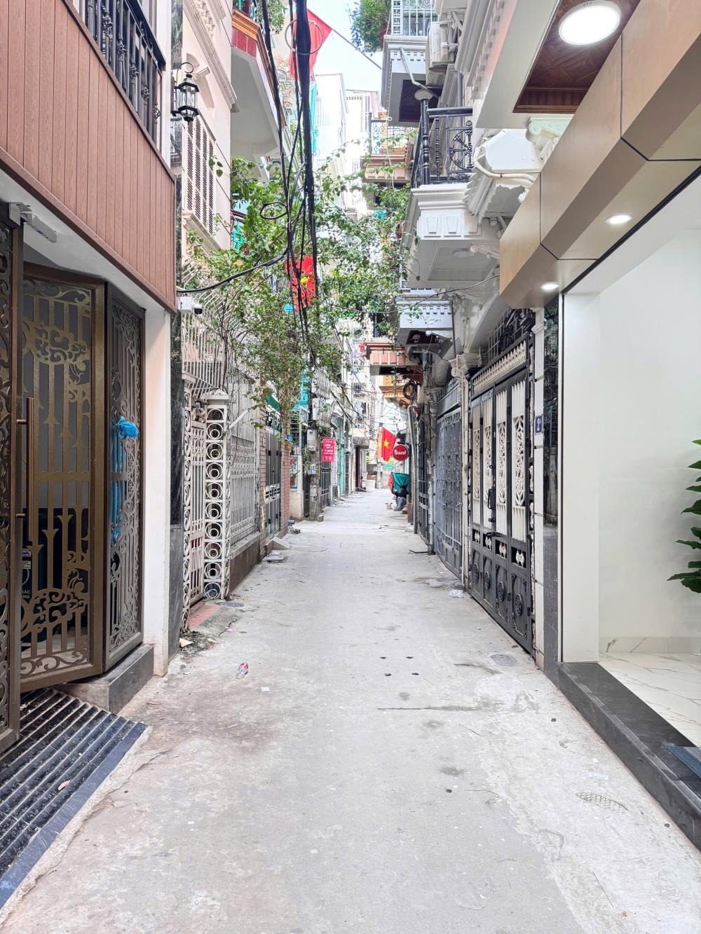 Bán nhà góc 2 mặt tiền Hồ Tùng Mậu 36m2, 5 tầng, giá 8.3 tỷ - Vị trí đắc địa