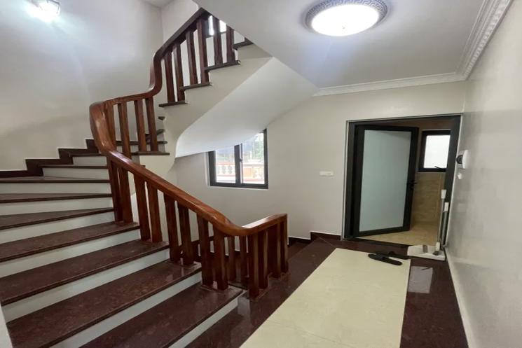 HOA HẬU 8 TẦNG DÂN XÂY TÂM HUYẾT Phố  Bát Khối 60m2 X mặt tiền 5mX 20.5 tỷ Long Biên