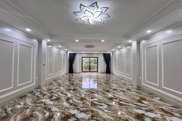 HOA HẬU 8 TẦNG DÂN XÂY TÂM HUYẾT Phố  Bát Khối 60m2 X mặt tiền 5mX 20.5 tỷ Long Biên