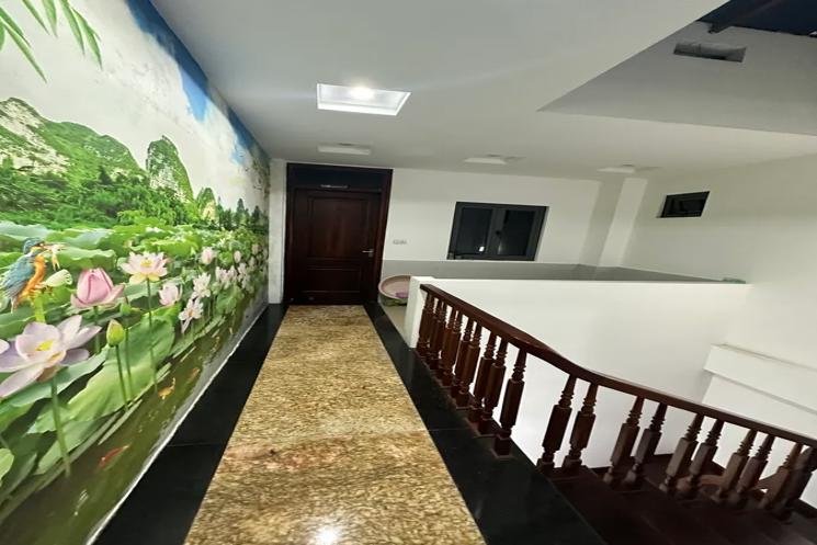 NHÀ MỚI Ô TÔ QUA- CHÁNH- VÀO NHÀ Phố Nguyễn Văn Linh 48m2 X 5 tầng X 11.2 tỷ Long Biên