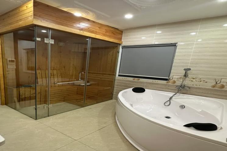 NHÀ MỚI Ô TÔ QUA- CHÁNH- VÀO NHÀ Phố Nguyễn Văn Linh 48m2 X 5 tầng X 11.2 tỷ Long Biên
