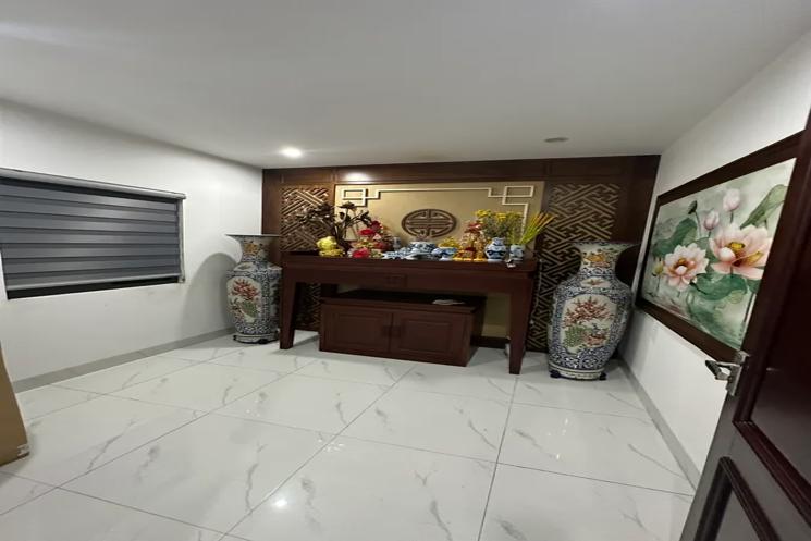 NHÀ MỚI Ô TÔ QUA- CHÁNH- VÀO NHÀ Phố Nguyễn Văn Linh 48m2 X 5 tầng X 11.2 tỷ Long Biên