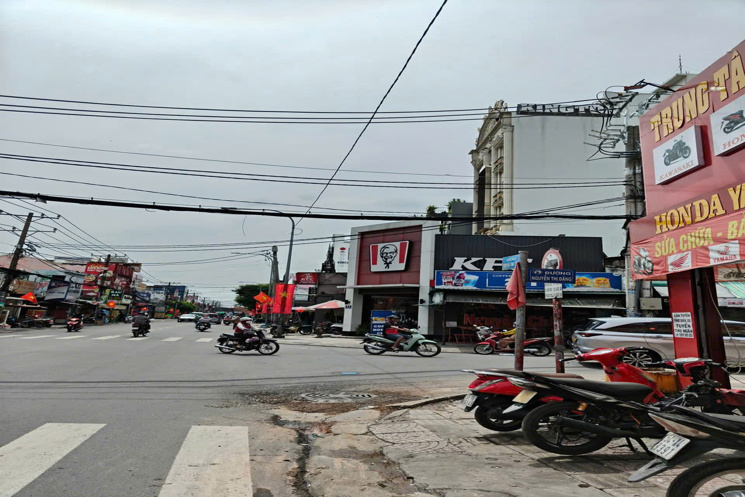 NHÀ MẶT TIỀN NGUYỄN ẢNH THỦ – NGAY NGÃ TƯ NGUYỄN THỊ ĐẶNG, Q12