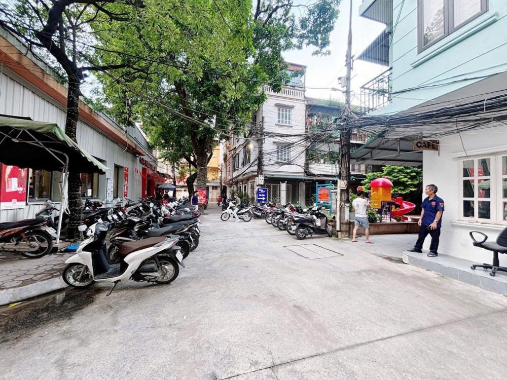 Bán Căn Hộ Tập Thể Chùa Bộc - 75m2 - Ô Tô Đỗ Cửa - Giá 4.6 Tỷ