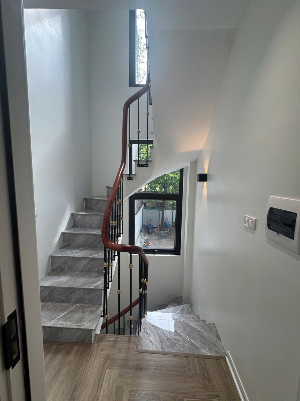 Căn Góc 5 Tầng, View Thông Thoáng, Giá 6.5 Tỷ - Chiến Thắng, Văn Quán