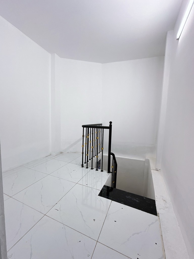 Bán nhà ngõ 523 Minh Khai, Hai Bà Trưng: 16m², 4 Tầng, Giá 1.98 Tỷ