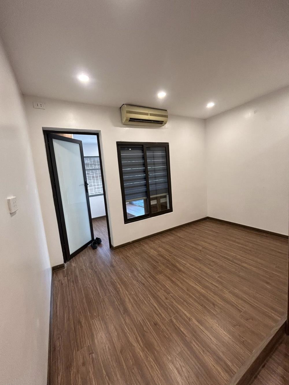 Căn hộ 2PN, 70m2, Full Nội Thất - Trung Tâm Cầu Giấy - Giá 3.95 tỷ
