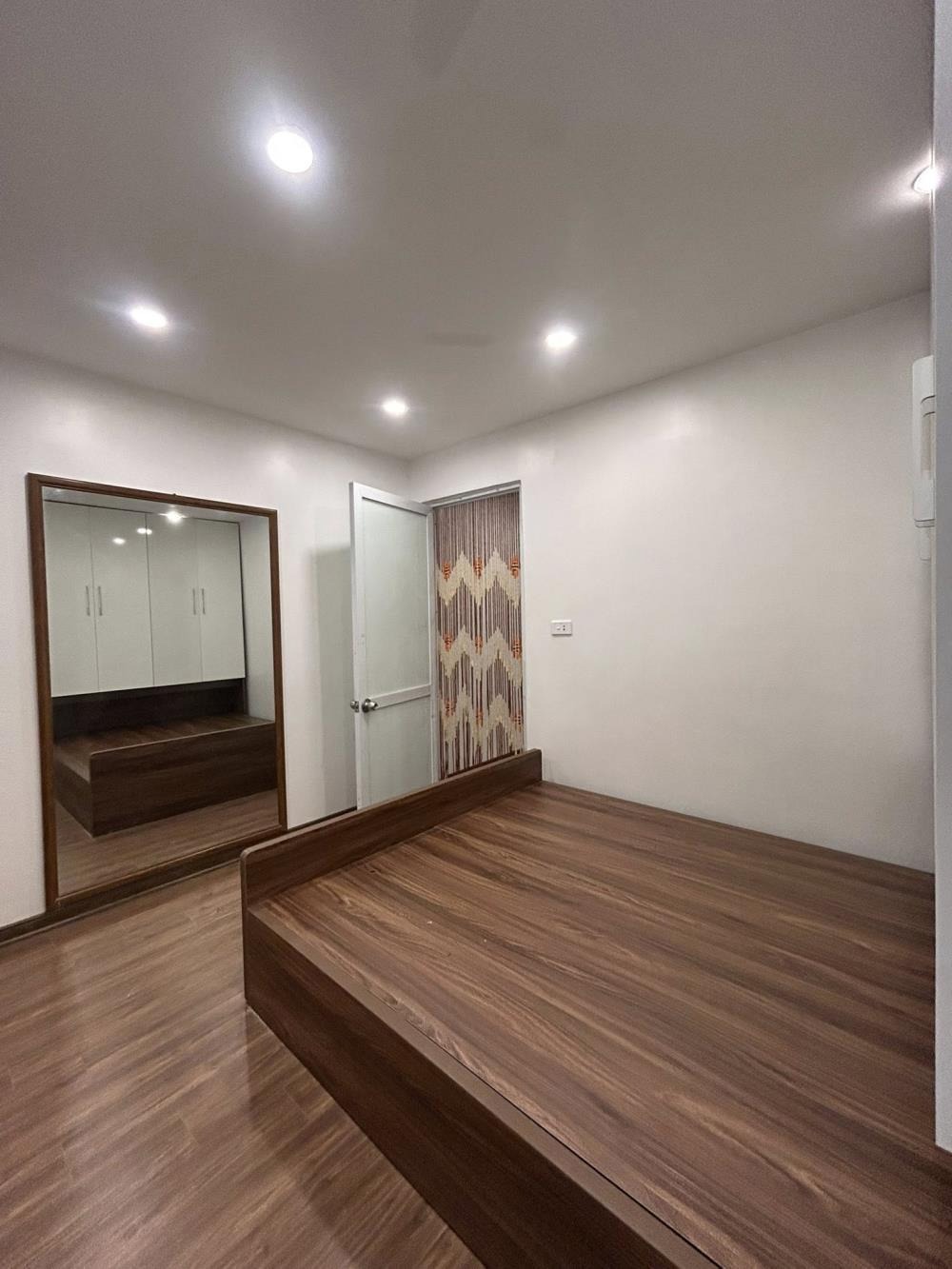 Căn hộ 2PN, 70m2, Full Nội Thất - Trung Tâm Cầu Giấy - Giá 3.95 tỷ