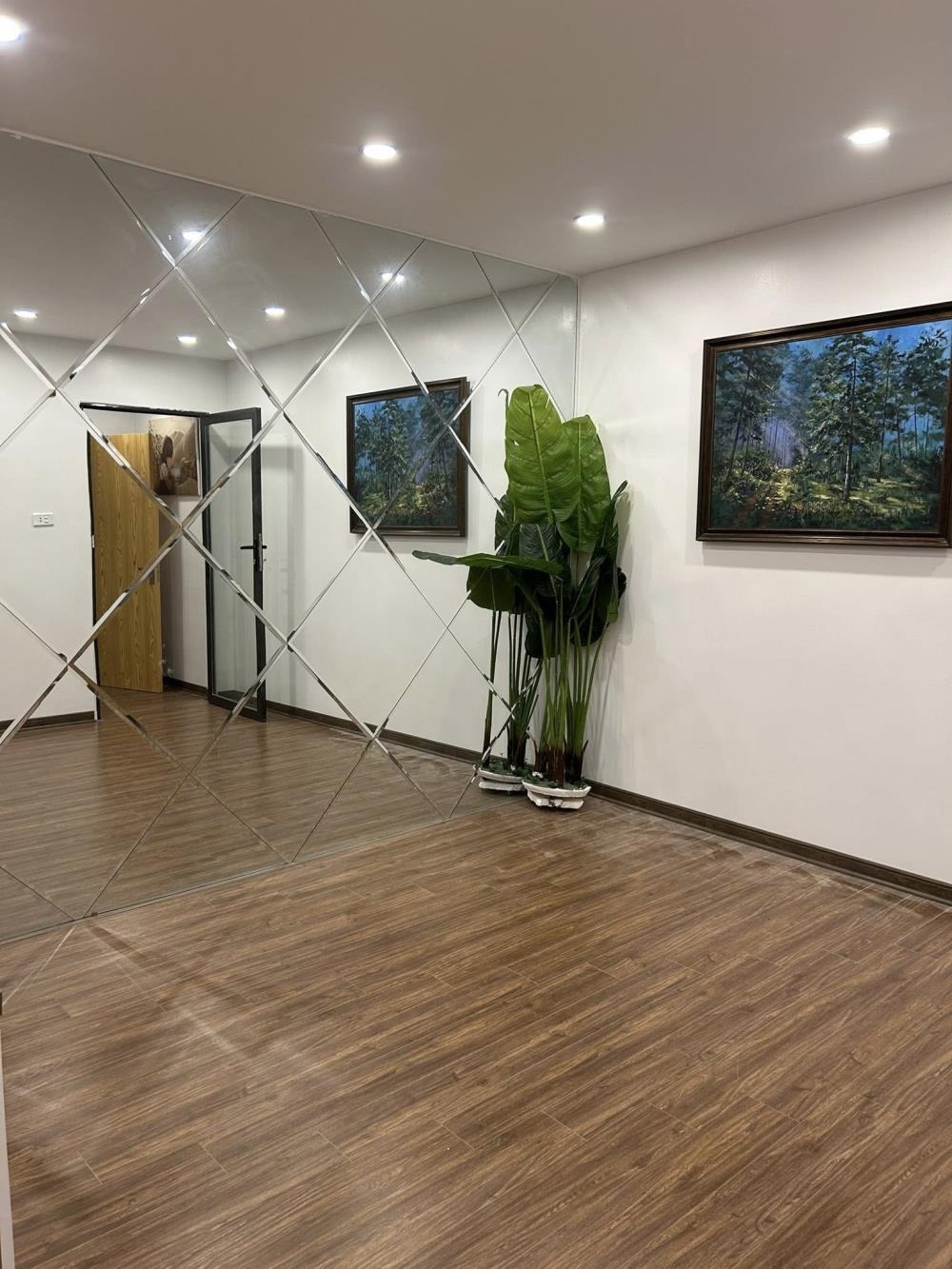 Căn hộ 2PN, 70m2, Full Nội Thất - Trung Tâm Cầu Giấy - Giá 3.95 tỷ