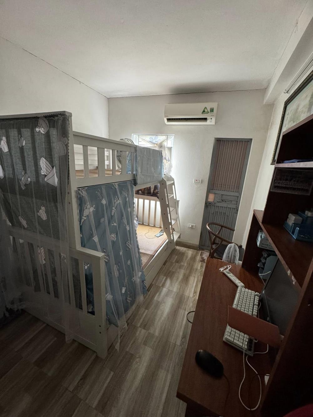 Bán Gấp Nhà Định Công Thượng - 35m2, 3 Tầng, Giá 4 Tỷ - Vị Trí Đắc Địa