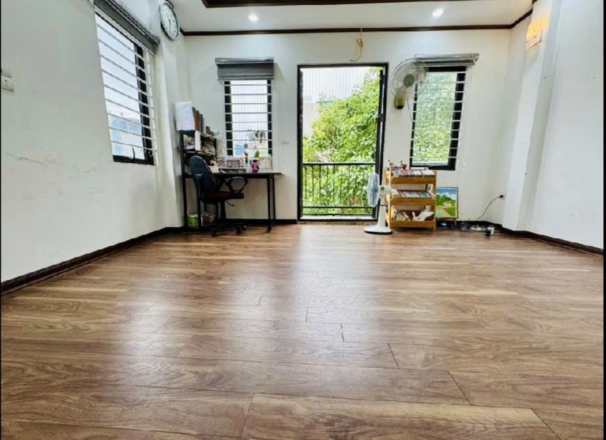 Bán nhà Tân Mai, Hoàng Mai - 50m2 x 6 Tầng, Giá 12.5 Tỷ