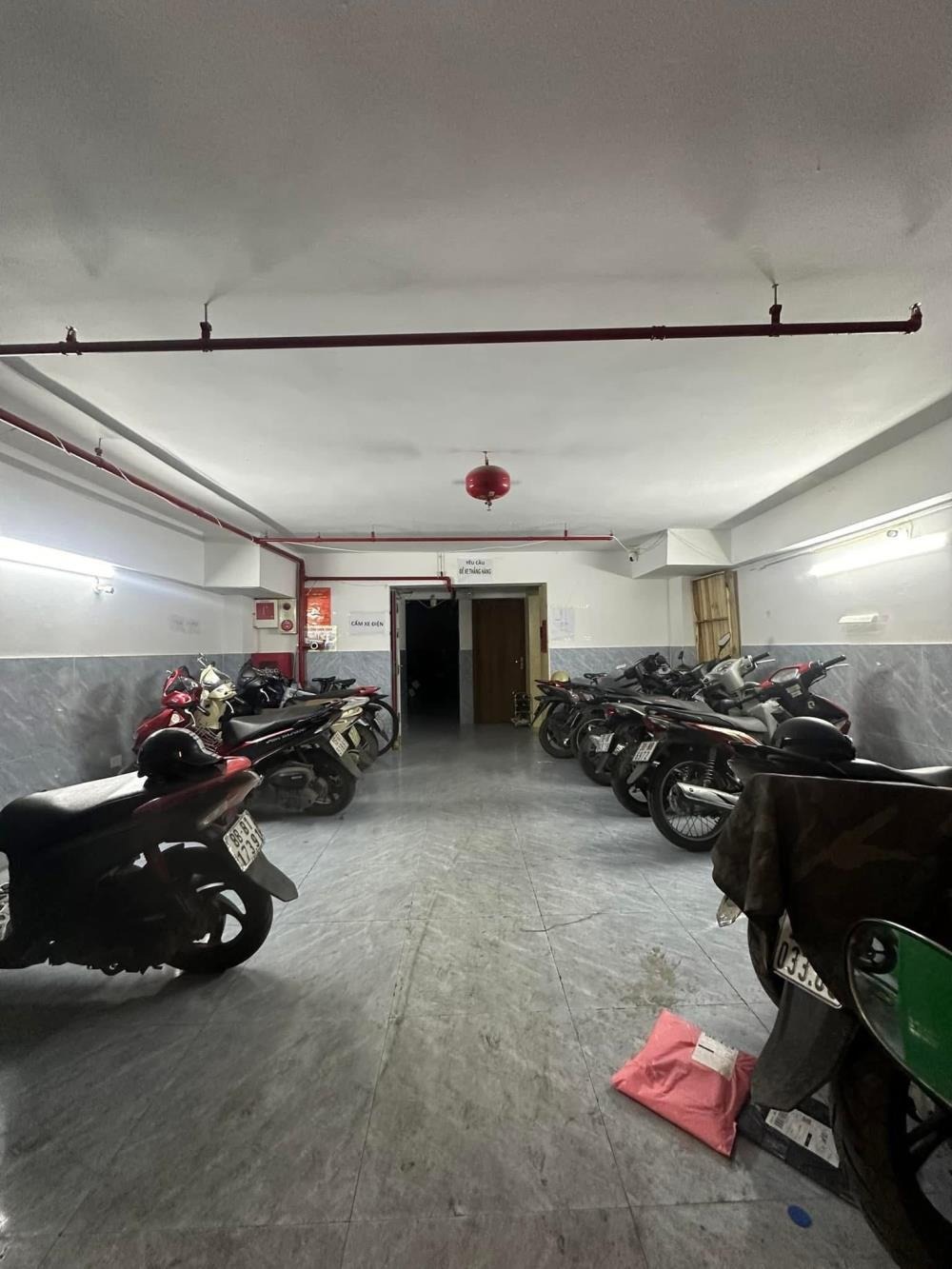 Bán CHDV Lạc Long Quân, Tây Hồ 85m2, 7 Tầng, 20 Tỷ - Dòng Tiền Ổn Định