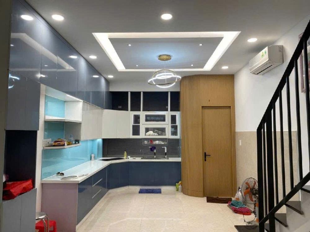 Bán Nhà HXH Quận 7 - 60.5m2 - 3PN - Giá 11.2 Tỷ - Vị Trí Đắc Địa