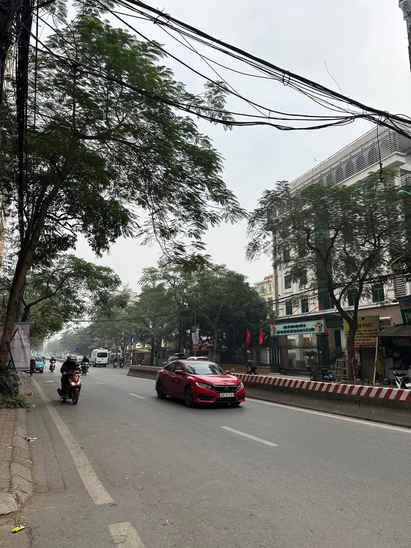 Bán CHDV Lạc Long Quân, Tây Hồ 85m2, 7 Tầng, 20 Tỷ - Dòng Tiền Ổn Định