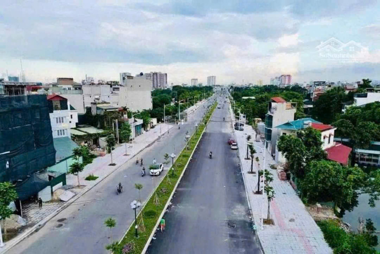Bán nhà 3 tầng, mặt view hồ Tai Trâu, Ngọc Lâm, kinh doanh, dòng tiền