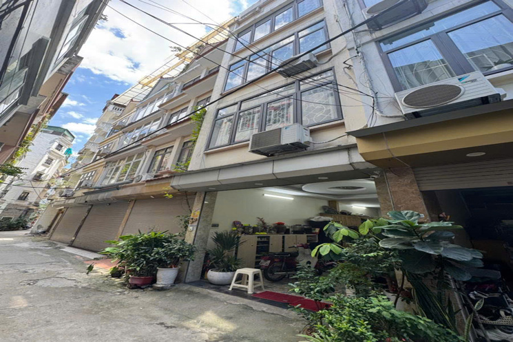 BÁN NHÀ BỒ ĐỀ LONG BIÊN Ô TÔ 7 CHỖ VÀO NHÀ
