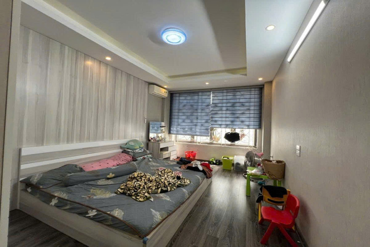 BÁN NHÀ BỒ ĐỀ LONG BIÊN Ô TÔ 7 CHỖ VÀO NHÀ