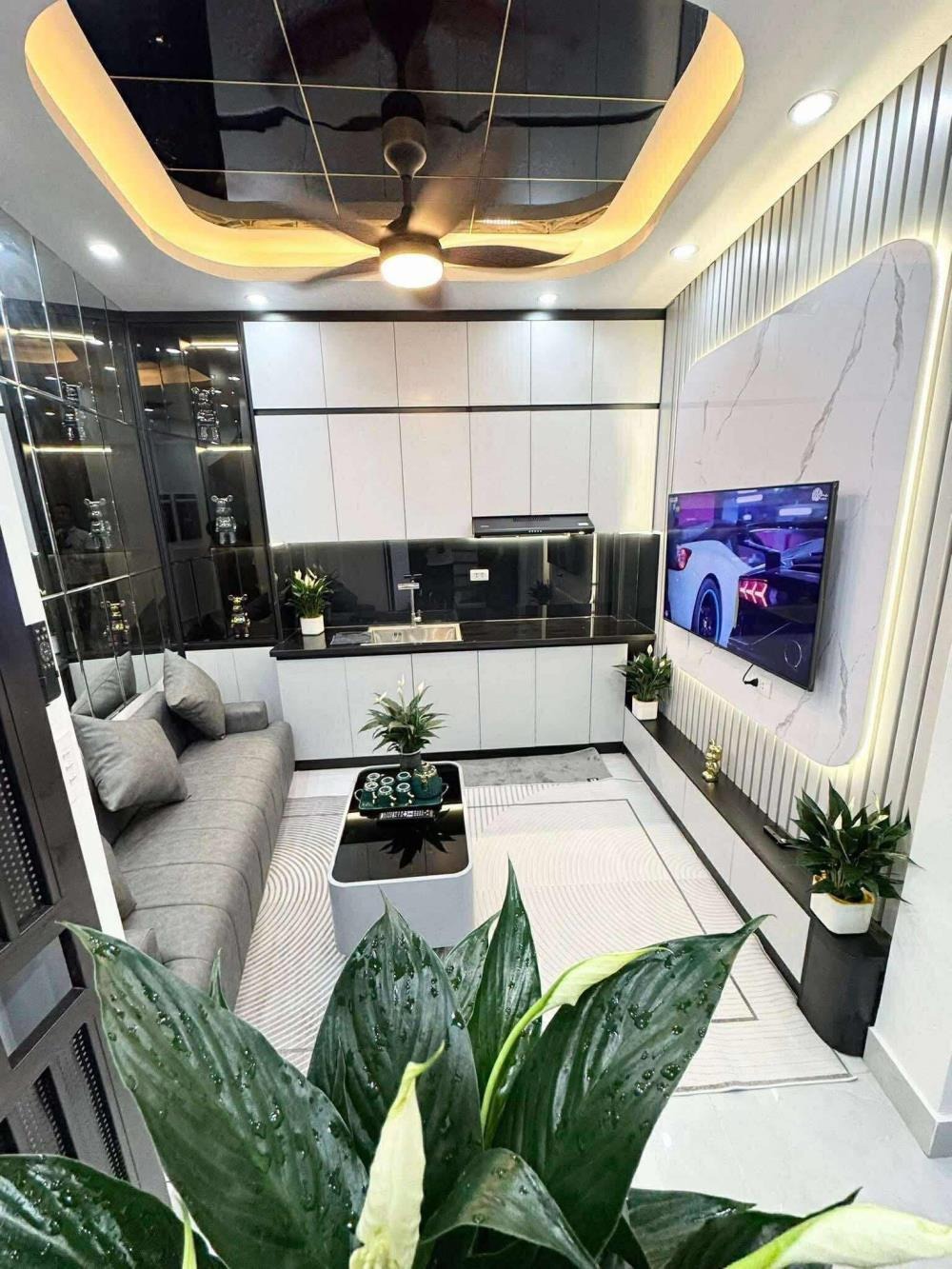Bán nhà 4 tầng Hậu Ái - 50m Đường Ô Tô - Giá Tốt