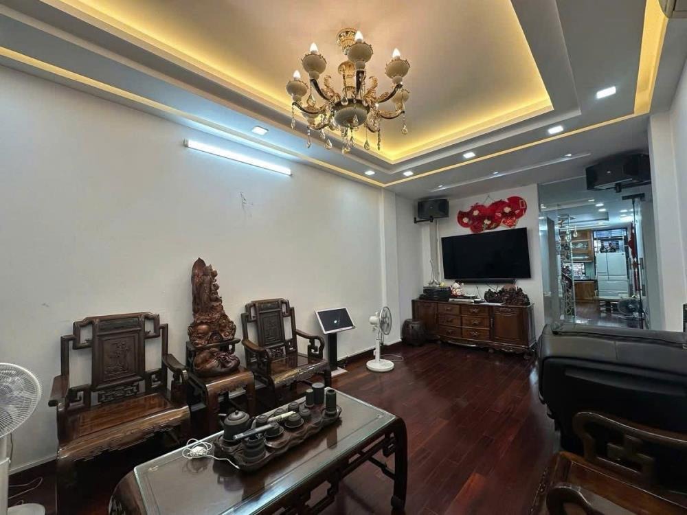 Bán nhà mặt phố Yên Lãng, Đống Đa - 90m2, 5 tầng, Mặt tiền 6.8m