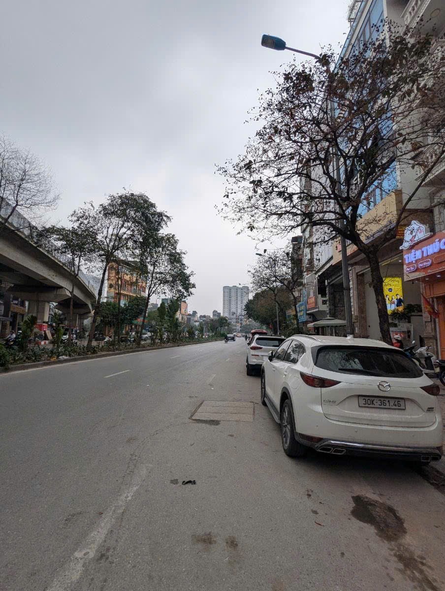 Bán nhà mặt phố Yên Lãng, Đống Đa - 90m2, 5 tầng, Mặt tiền 6.8m
