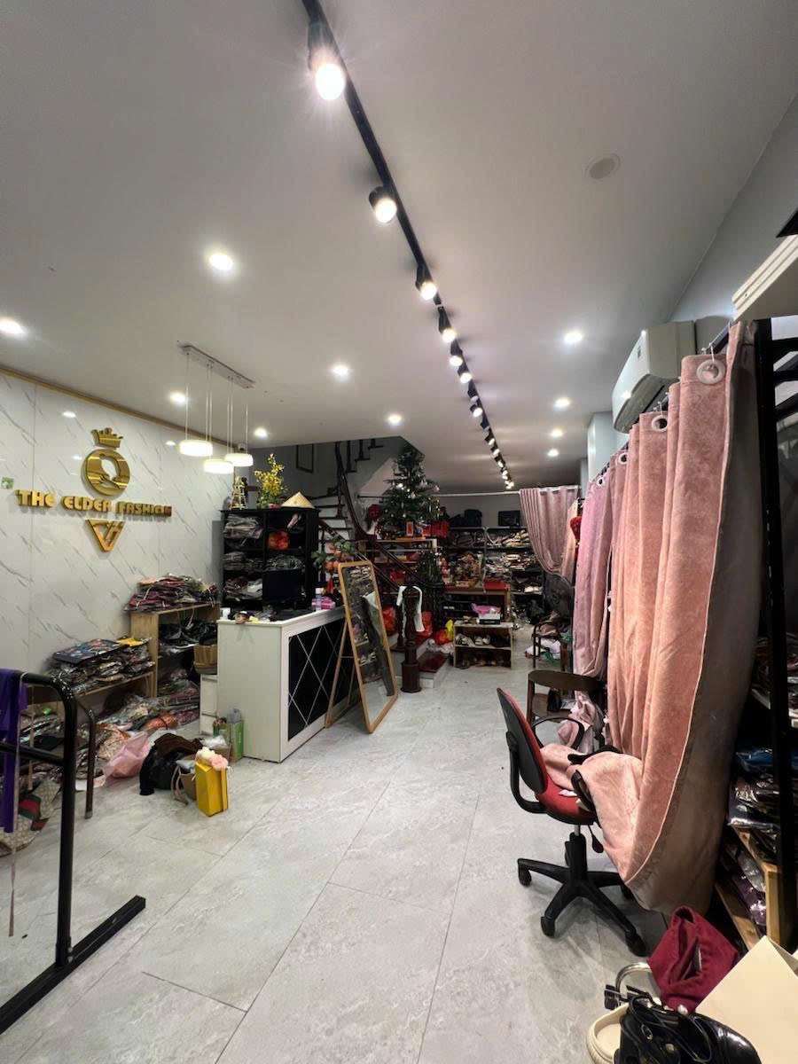 Bán Nhà Mặt Phố Láng Hạ, Đống Đa - 46m2, 4 Tầng, Mặt Tiền 4.8m