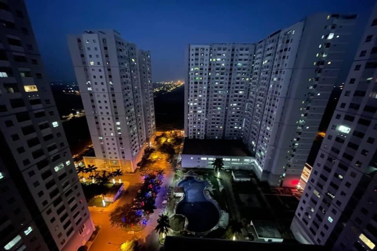 Bán căn hộ 2PN, Giá 950tr bao hết thuế phí sổ tại HQC Plaza, Hoàng Quân, Bình Chánh. Lh 0986647779