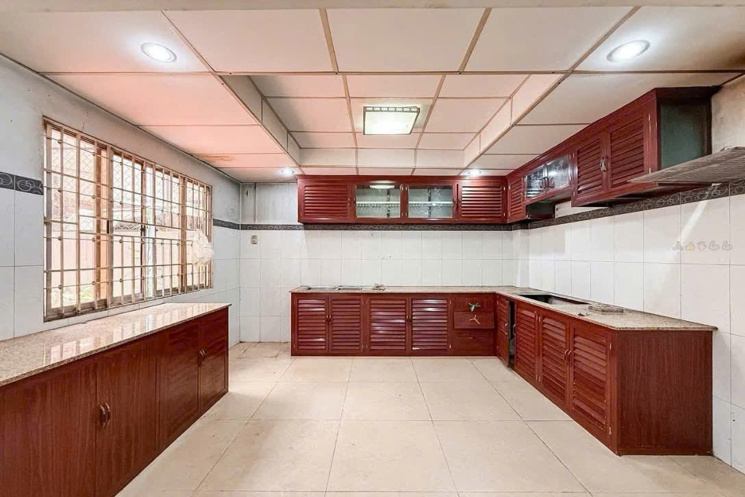 Nhà 5 Tầng Ngã 4 Phú Nhuận -  Thông Phan Xích Long  75M2 - Nhỉnh 8 T.ỷ