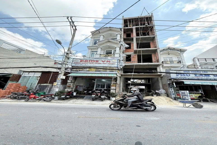 NHÀ MẶT TIỀN HUỲNH THỊ HAI – NGAY CHỢ HẠT ĐIỀU – P. TRUNG MỸ TÂY, Q12