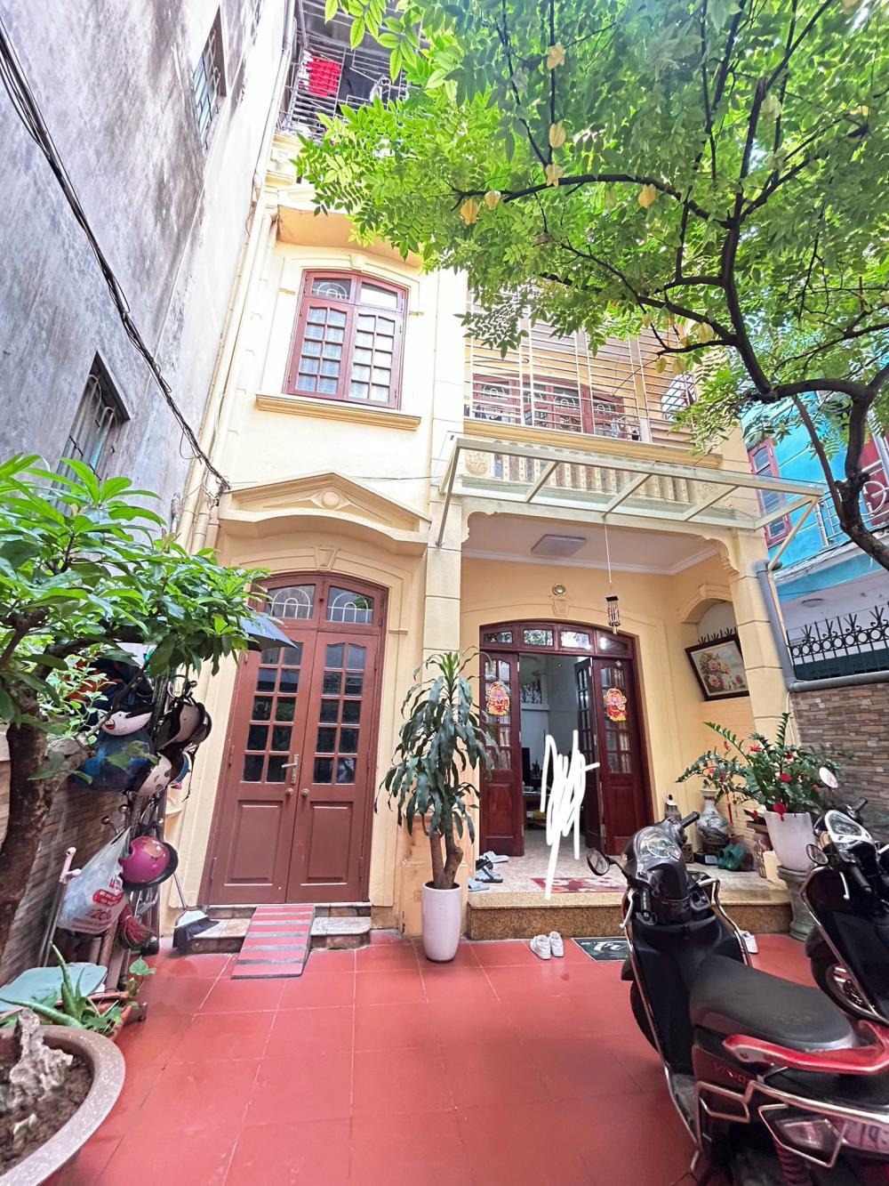 Võng Thị - Bán nhà 87m², 3 tầng, mặt tiền 5.6m, 19 tỷ - Gần Hồ Tây