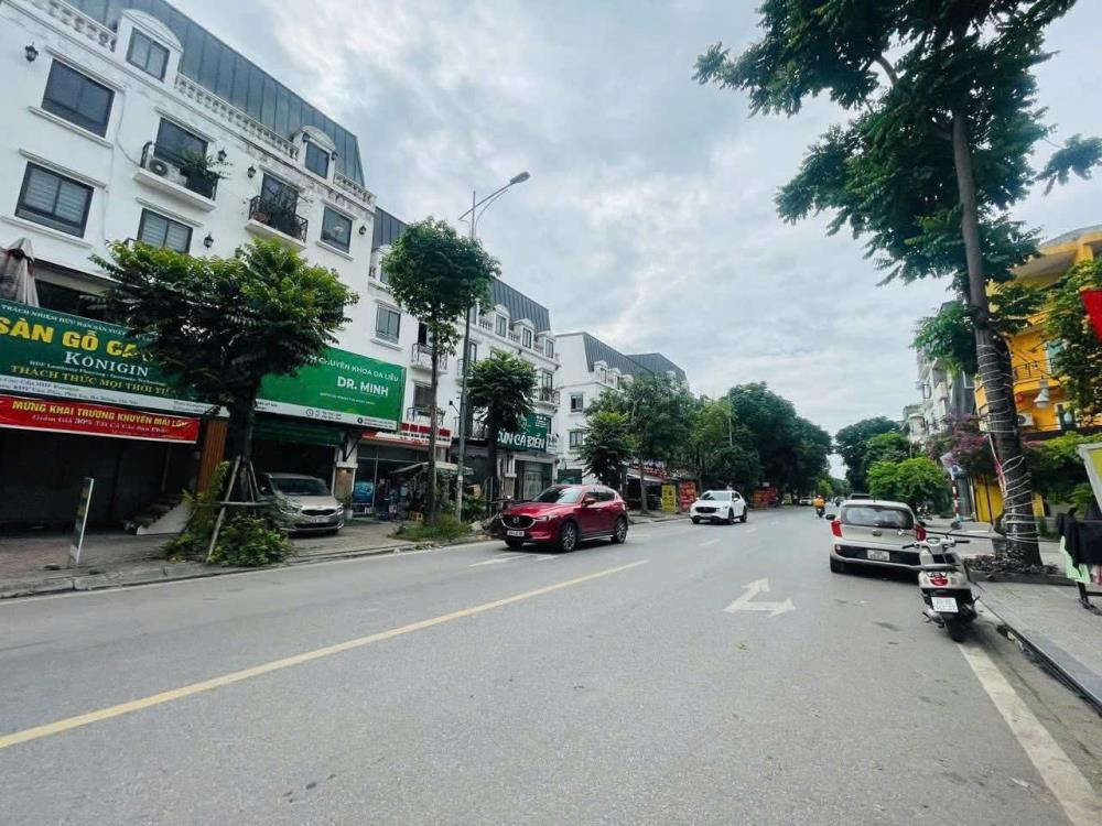 Bán nhà Lacasta Văn Phú 90m² - 4 Tầng, Mặt Tiền 5m - Giá 23 Tỷ