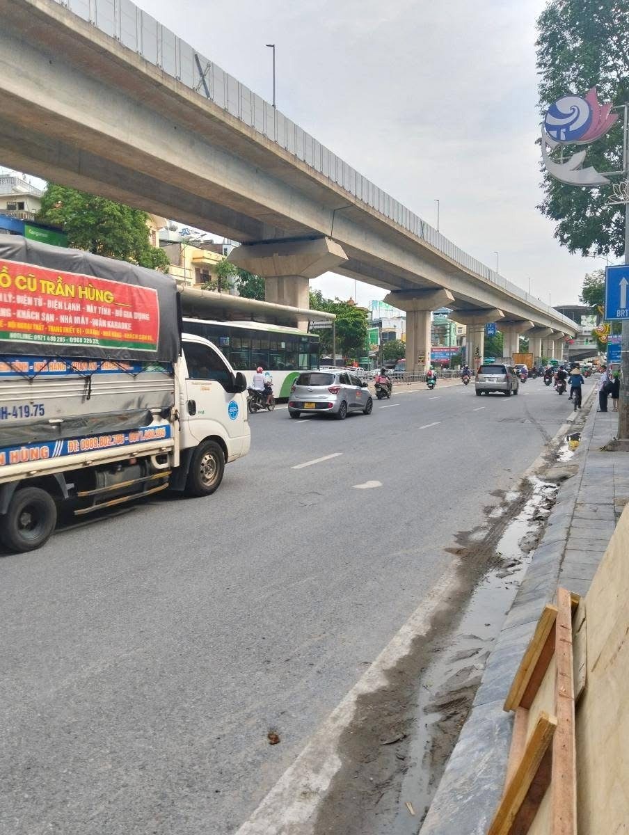 Mặt Phố Hà Đông - Gara Ô Tô Kinh Doanh - 38m2, 3 Tầng, Giá 8 Tỷ