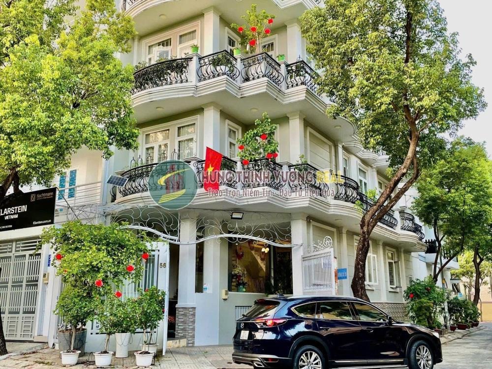 Biệt Thự Tân Cổ Điển Quận 7: 3 Lầu, Hầm, 6 Phòng Ngủ - 26.5 Tỷ