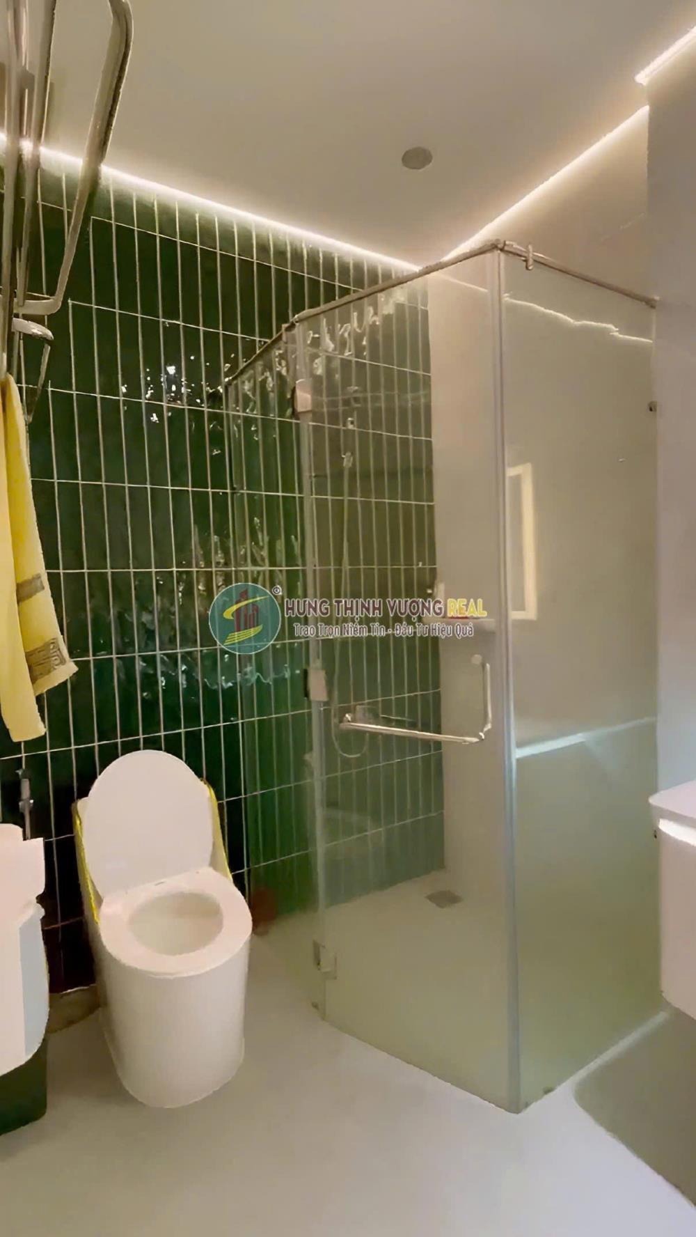 Biệt Thự Tân Cổ Điển Quận 7: 3 Lầu, Hầm, 6 Phòng Ngủ - 26.5 Tỷ