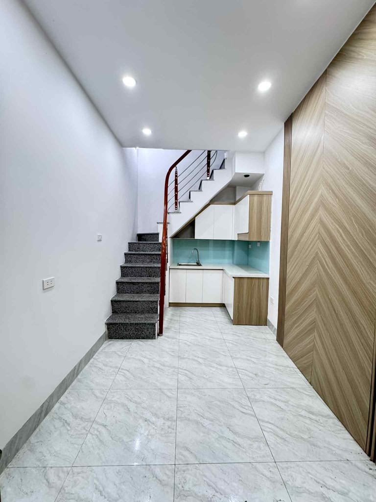 Bán nhà ngõ 75 Giải Phóng: 5 Tầng, Gần Đại Học Xây Dựng, Giá 2.58 Tỷ