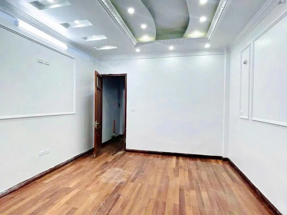 Bán nhà Thái Hà 65m² x 5 Tầng, Mặt Tiền 5m, Giá 20 Tỷ - Ô Tô Đỗ Cửa