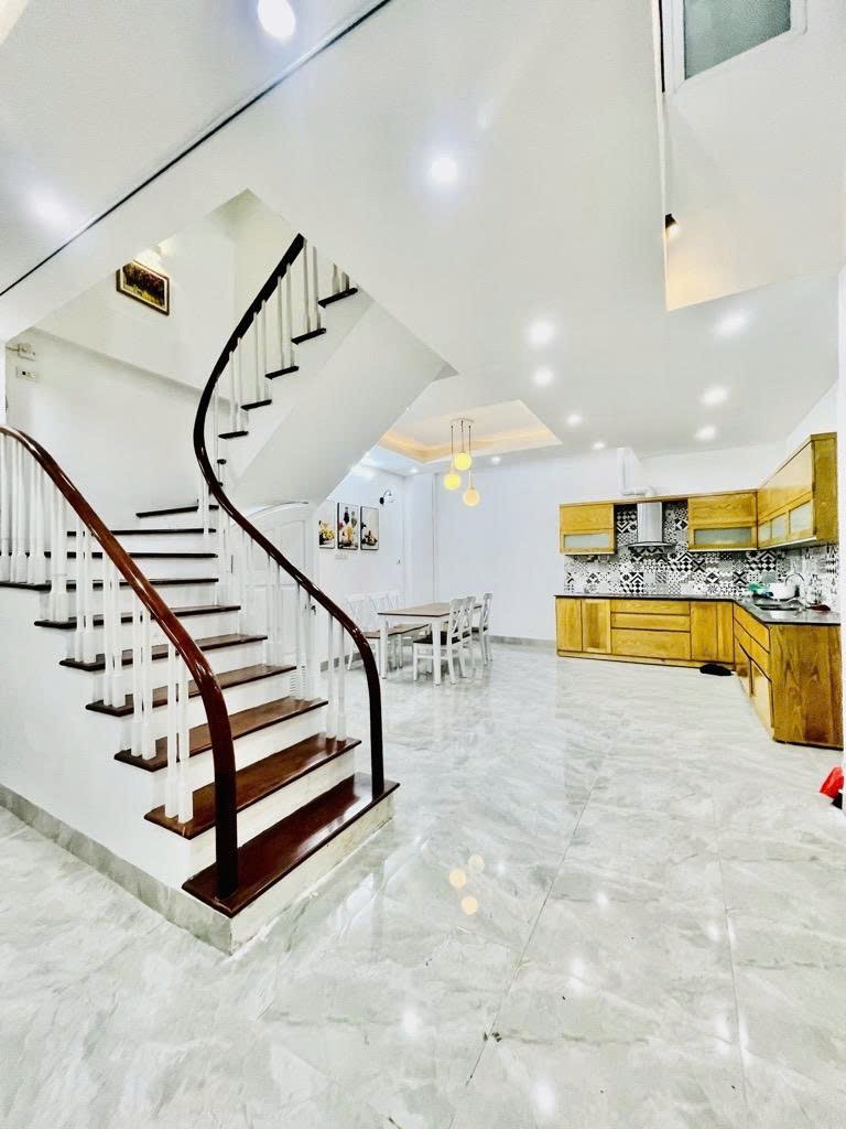 Bán nhà phân lô Hoàng Văn Thái, Thanh Xuân - 46m2, 4 tầng, Ô Tô Đỗ Cửa