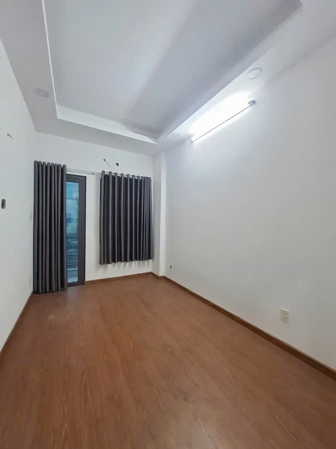 Nhà Mặt Tiền Lê Sát - 4 Tầng - Kinh Doanh Đỉnh Cao - 8.35 Tỷ