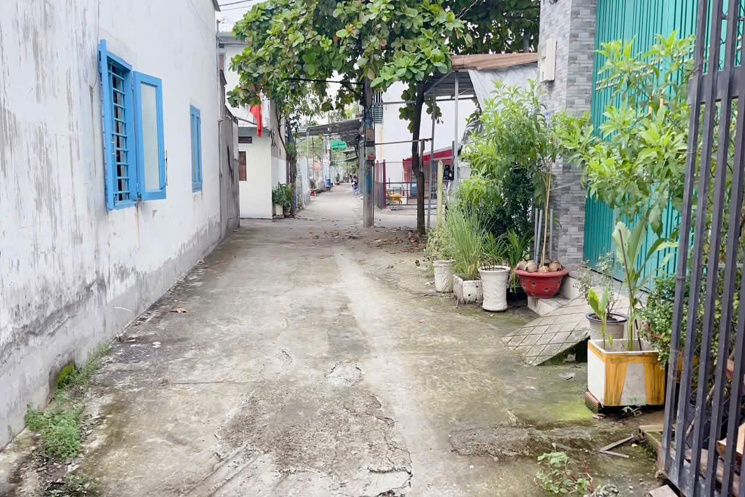 BÁN NHÀ XƯỞNG 8 x 18M BÀ ĐIỂM – HÓC MÔN, SHR CHỈ 4TỶ HẺM XE TẢI